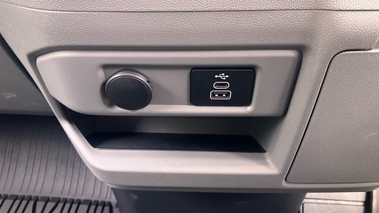 Ford Transit Custom E-320 L1 Rwd 100kW 65kWh H1 Van Limited Auto